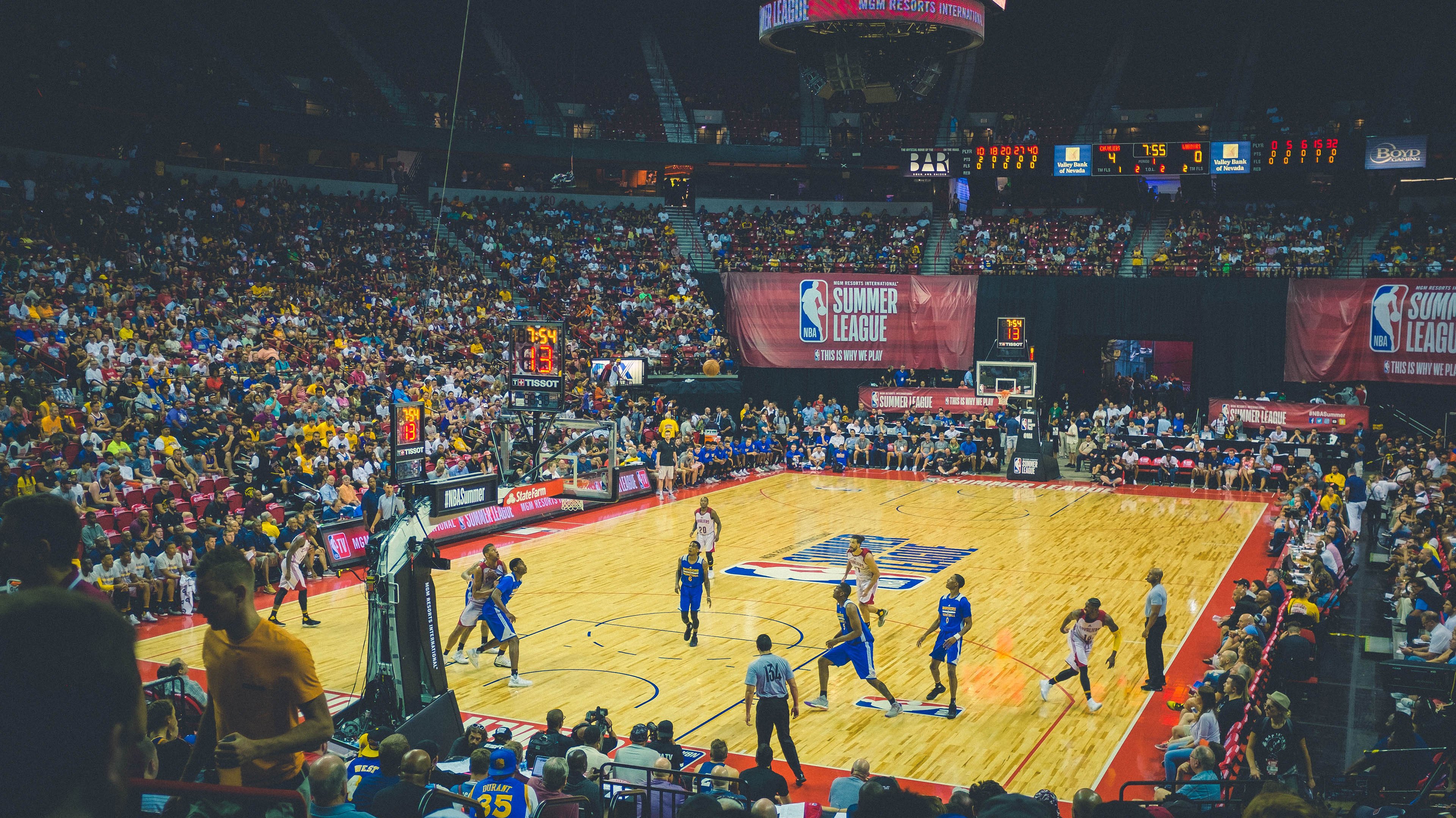 乐鱼体育APP官方下载-史密斯精准配速助力赛场称雄，史密斯短跑